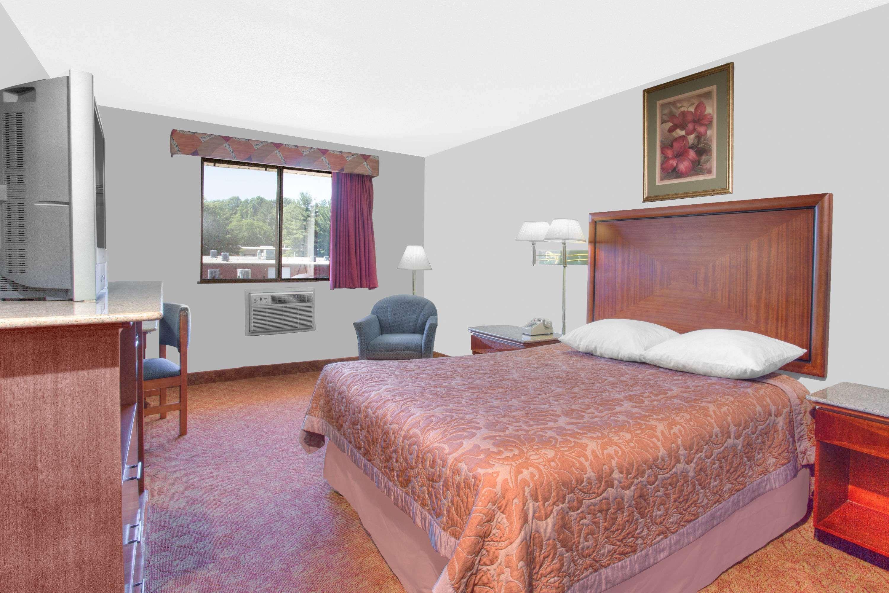 ซูเปอร์ 8 บาย วินด์แฮม ชาร์ลอตส์วิลล์ Hotel ชาร์ลอตต์สวิลล์ ภายนอก รูปภาพ