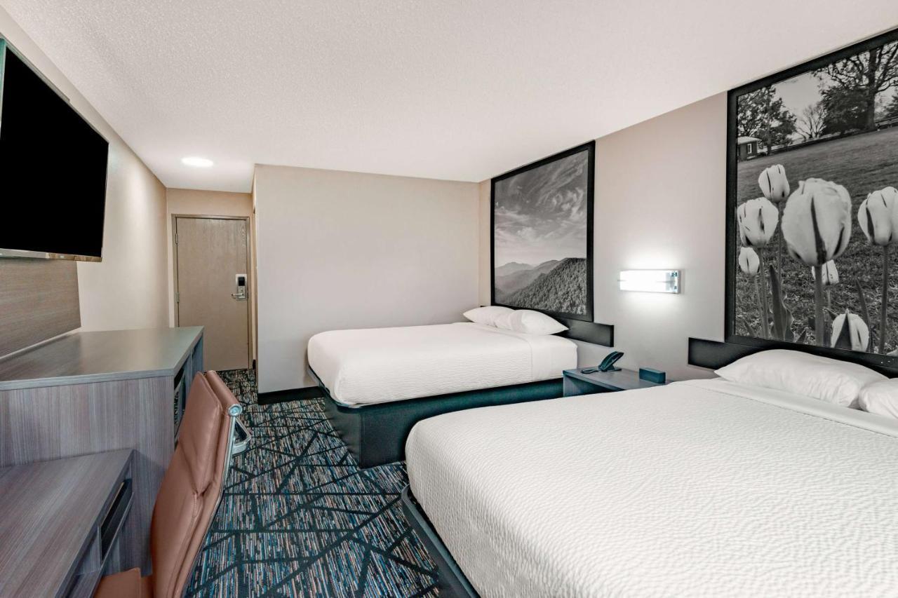 ซูเปอร์ 8 บาย วินด์แฮม ชาร์ลอตส์วิลล์ Hotel ชาร์ลอตต์สวิลล์ ภายนอก รูปภาพ